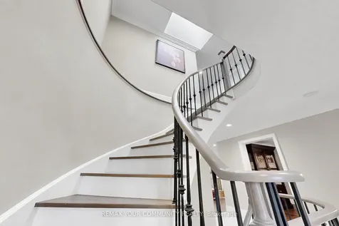 186 Wigwoss Drive Vaughan ON L4L 4H2