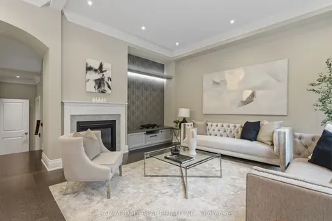 92 Heintzman Crescent Vaughan ON L6A 4T1