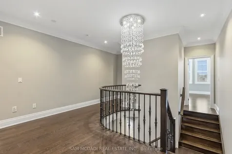 92 Heintzman Crescent Vaughan ON L6A 4T1