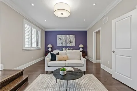 92 Heintzman Crescent Vaughan ON L6A 4T1