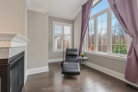 92 Heintzman Crescent Vaughan ON L6A 4T1