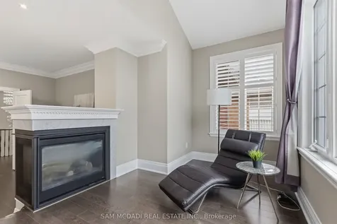 92 Heintzman Crescent Vaughan ON L6A 4T1