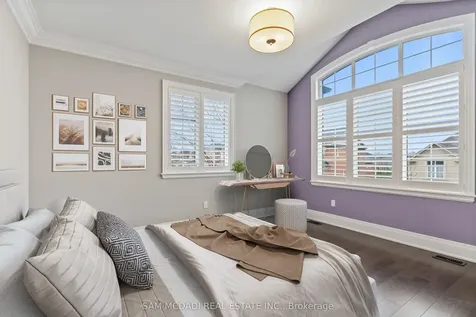 92 Heintzman Crescent Vaughan ON L6A 4T1