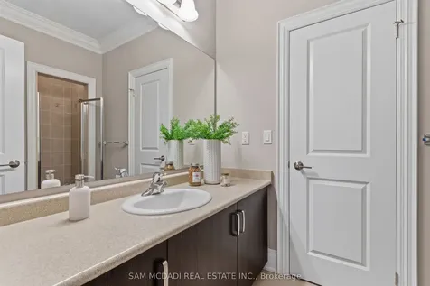 92 Heintzman Crescent Vaughan ON L6A 4T1