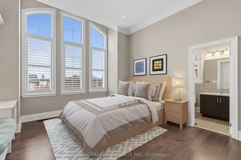 92 Heintzman Crescent Vaughan ON L6A 4T1