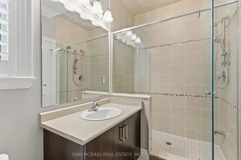 92 Heintzman Crescent Vaughan ON L6A 4T1