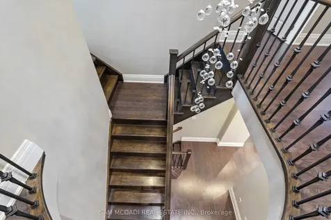 92 Heintzman Crescent Vaughan ON L6A 4T1