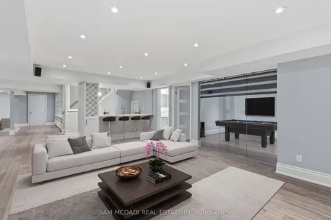 92 Heintzman Crescent Vaughan ON L6A 4T1