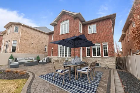 92 Heintzman Crescent Vaughan ON L6A 4T1