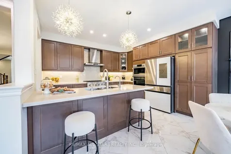 170 Fallharvest Way Whitchurch-stouffville ON L4A 5A2