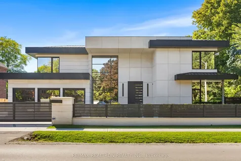32 Laureleaf Road Markham ON L3T 2X5