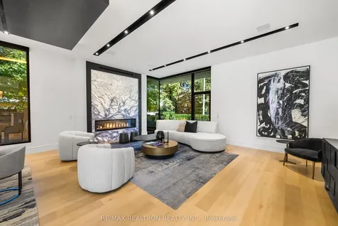 32 Laureleaf Road Markham ON L3T 2X5