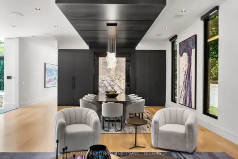 32 Laureleaf Road Markham ON L3T 2X5