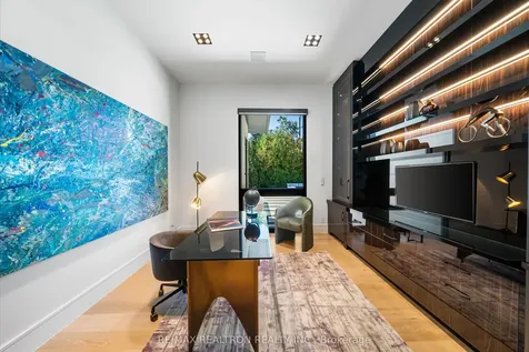 32 Laureleaf Road Markham ON L3T 2X5