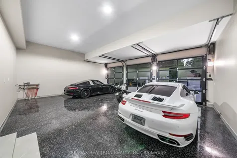 32 Laureleaf Road Markham ON L3T 2X5