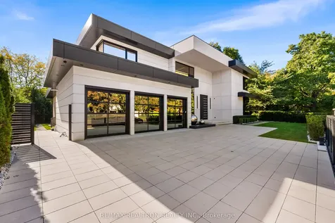 32 Laureleaf Road Markham ON L3T 2X5