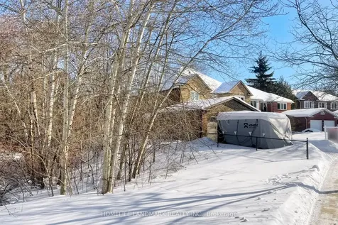 16 Willis Drive Aurora ON L4G 5N8