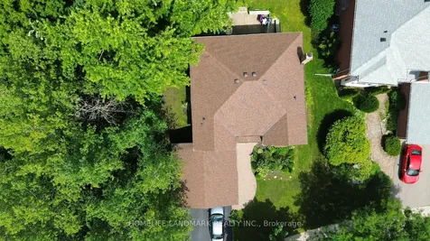16 Willis Drive Aurora ON L4G 5N8