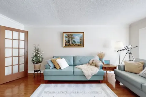16 Willis Drive Aurora ON L4G 5N8