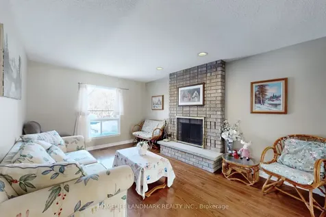 16 Willis Drive Aurora ON L4G 5N8