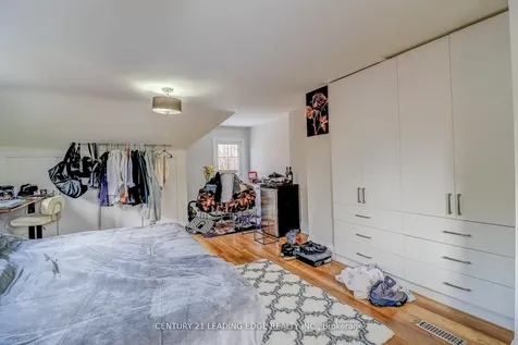 107 Lakeland Crescent Richmond Hill ON L4E 3A1