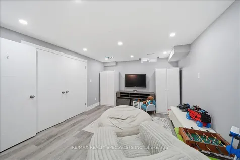 20 Luisa Street Bradford West Gwillimbury ON L3Z 0P2