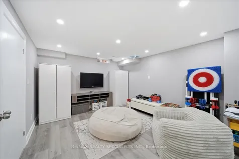 20 Luisa Street Bradford West Gwillimbury ON L3Z 0P2