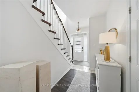 20 Luisa Street Bradford West Gwillimbury ON L3Z 0P2