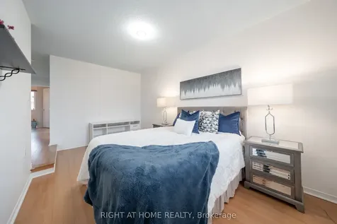 370 Riddell Court Newmarket ON L3Y 8M8