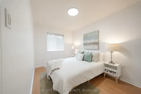 370 Riddell Court Newmarket ON L3Y 8M8