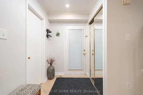 370 Riddell Court Newmarket ON L3Y 8M8