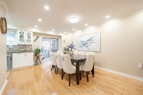 370 Riddell Court Newmarket ON L3Y 8M8