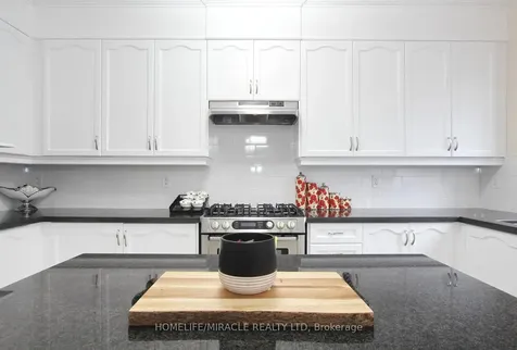 324 Chatfield Drive Vaughan ON L4H 3R7
