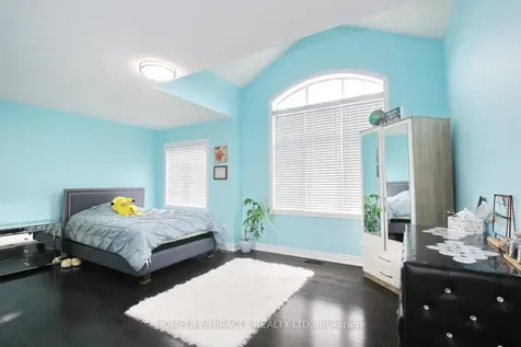 324 Chatfield Drive Vaughan ON L4H 3R7