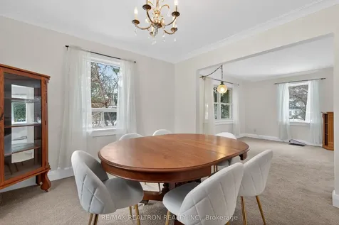 35 John Street Markham ON L3T 1Y1