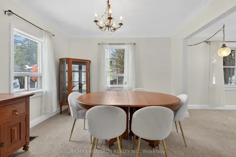35 John Street Markham ON L3T 1Y1