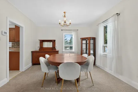 35 John Street Markham ON L3T 1Y1