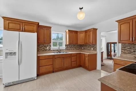 35 John Street Markham ON L3T 1Y1