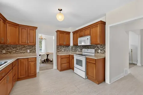 35 John Street Markham ON L3T 1Y1