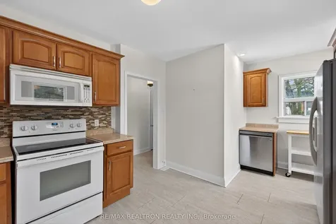 35 John Street Markham ON L3T 1Y1