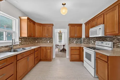35 John Street Markham ON L3T 1Y1