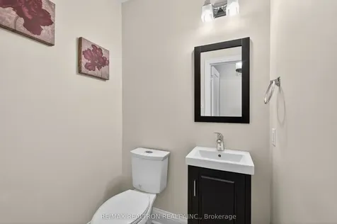 35 John Street Markham ON L3T 1Y1