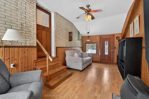 35 John Street Markham ON L3T 1Y1