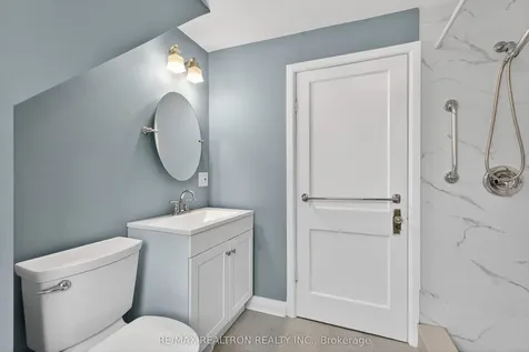 35 John Street Markham ON L3T 1Y1