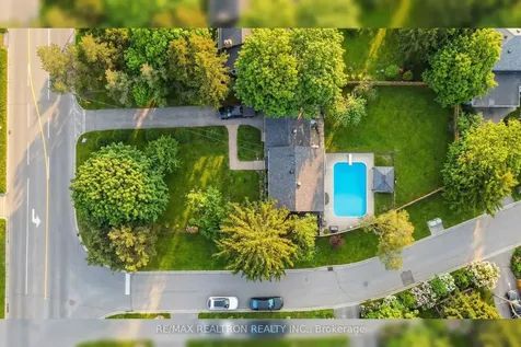 35 John Street Markham ON L3T 1Y1