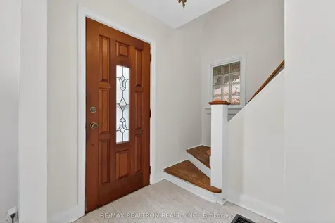 35 John Street Markham ON L3T 1Y1