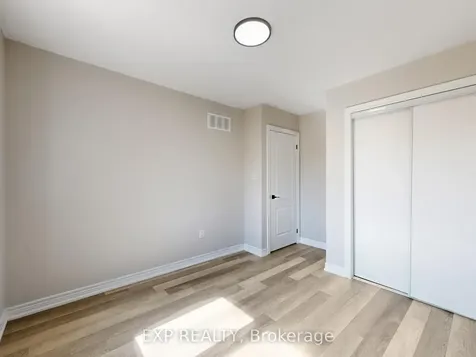 9 Matthewson Avenue Bradford West Gwillimbury ON L3Z 3A7