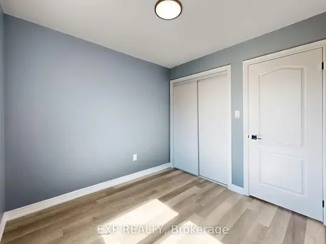 9 Matthewson Avenue Bradford West Gwillimbury ON L3Z 3A7