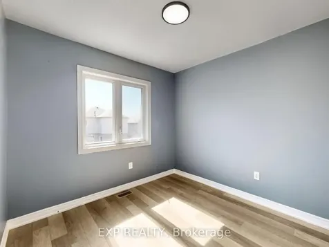 9 Matthewson Avenue Bradford West Gwillimbury ON L3Z 3A7