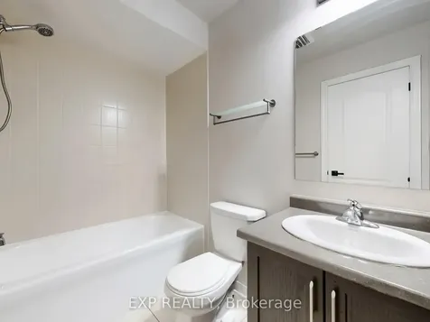 9 Matthewson Avenue Bradford West Gwillimbury ON L3Z 3A7